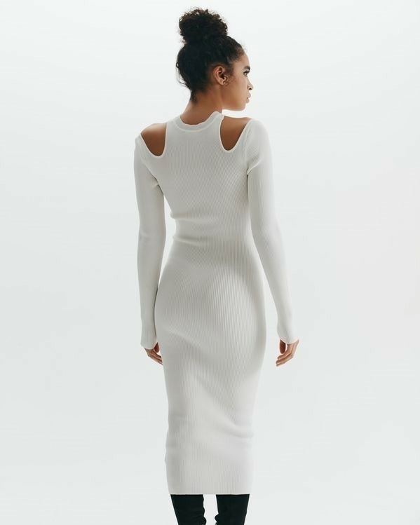 Платья с разрезами для регистрации