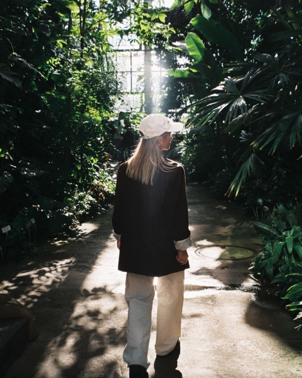 7 подкастов, которые помогут справиться с тревогой