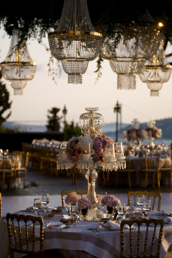 Свадьба с восточным характером у берегов Босфора