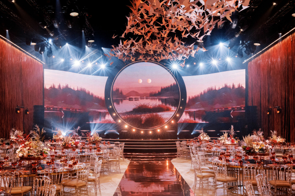 Свадьба с парящими птицами в Barvikha Concert