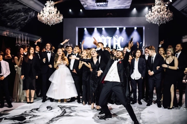 Ведущие Дмитрий Кохно