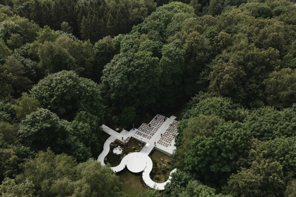 Неклассический свадебный проект на природе от WE