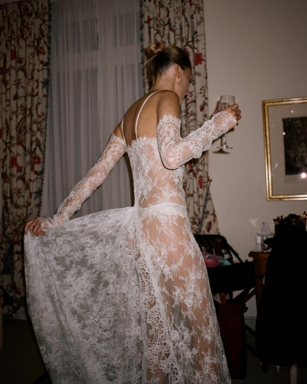 «Голые» свадебные платья — самый дерзкий тренд