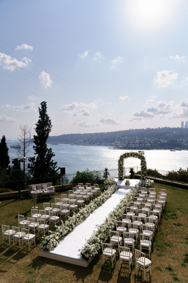 Свадьба с восточным характером у берегов Босфора