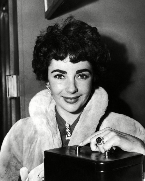 10 помолвочных колец Элизабет Тейлор