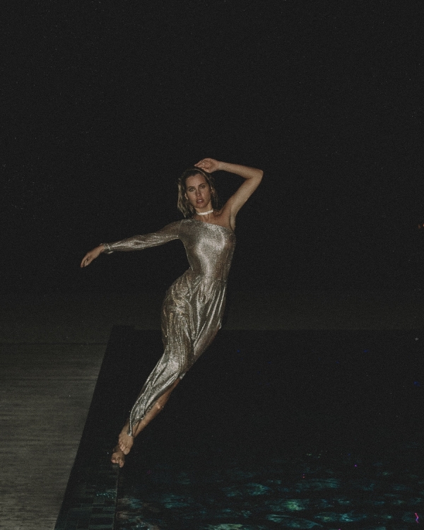 9 серебристых платьев для свадьбы в 2022