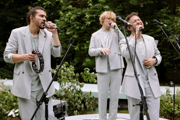 Неклассический свадебный проект на природе от WE