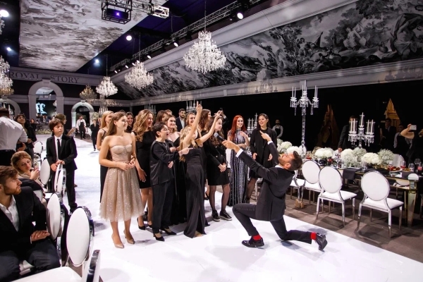 Ведущие Дмитрий Кохно