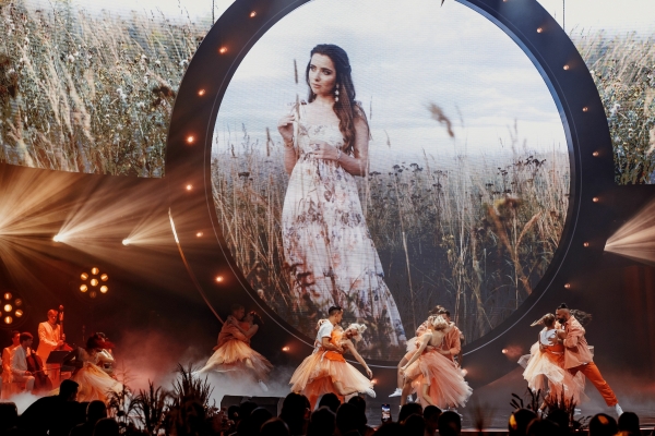 Свадьба с парящими птицами в Barvikha Concert