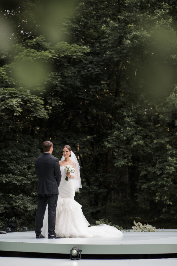 Неклассический свадебный проект на природе от WE