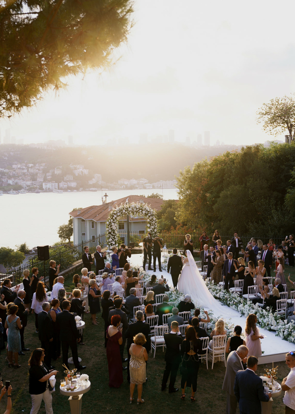 Свадьба с восточным характером у берегов Босфора