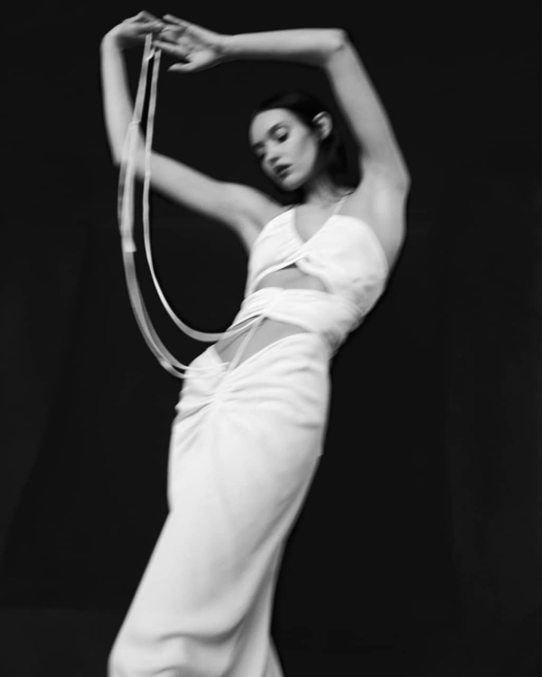 Платья с разрезами для регистрации