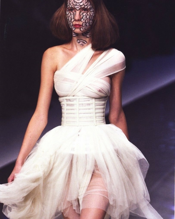 Свадебные платья Alexander McQueen — вдохновение вне