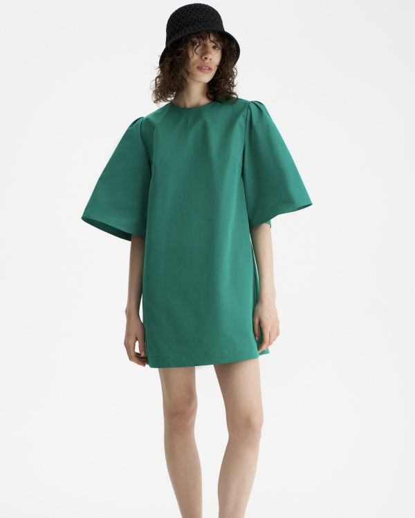 Где найти платье на 8 Марта, если