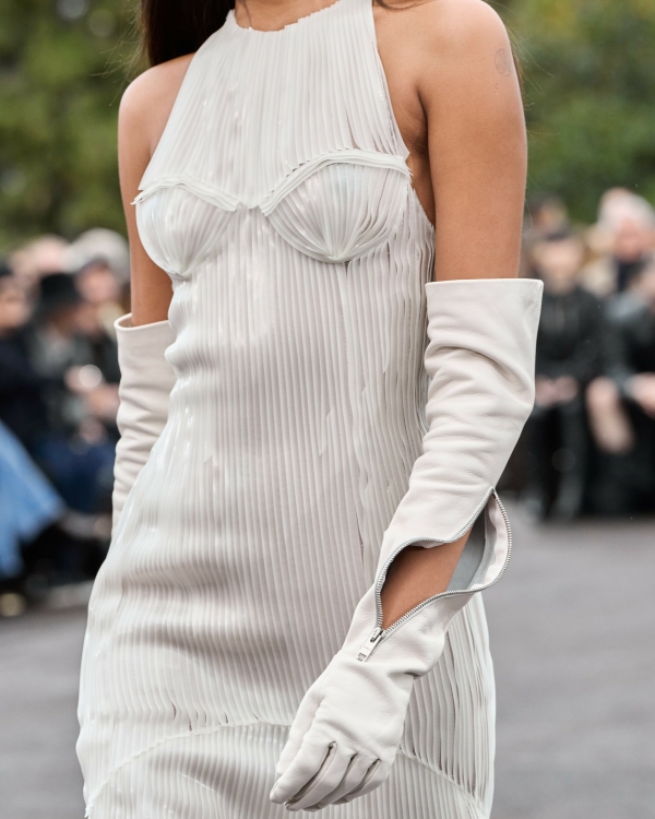 Идеи образов для невест с весенних показов