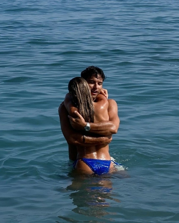 5 подкастов о любви и отношениях, которые