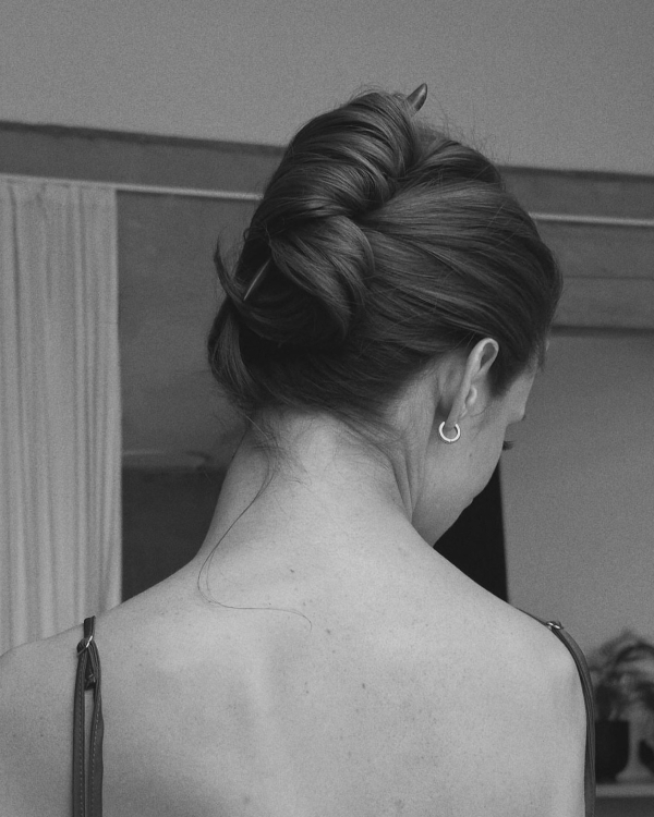 Идеи причесок с собранными волосами на свадьбу