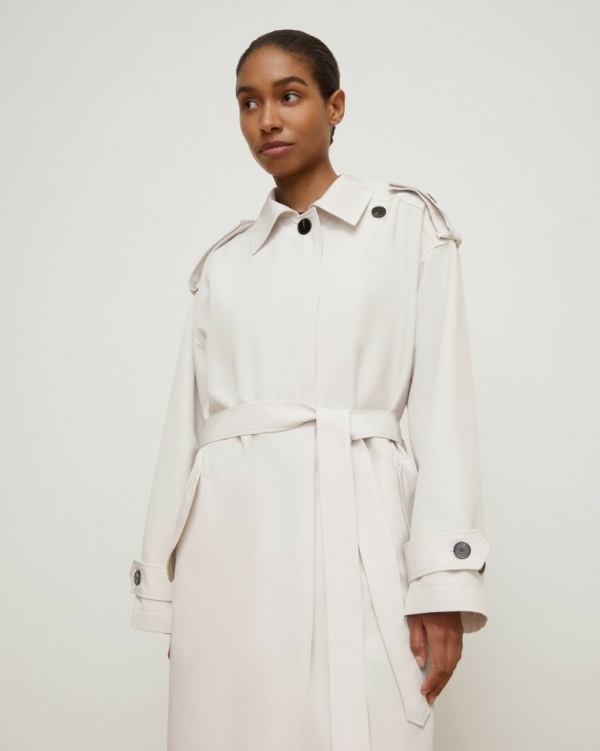 Верхняя одежда для невесты этой весной