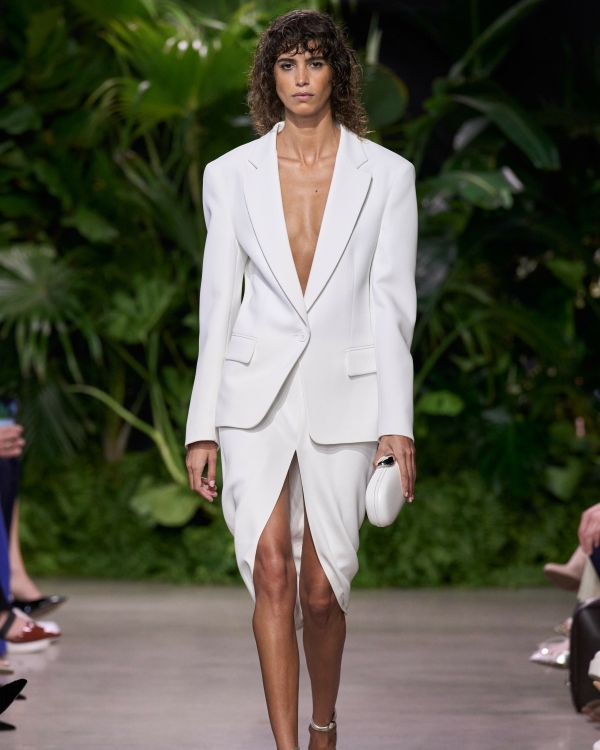 Идеи образов для невест с весенних показов