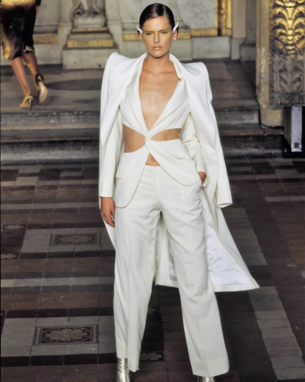 Свадебные платья Alexander McQueen — вдохновение вне