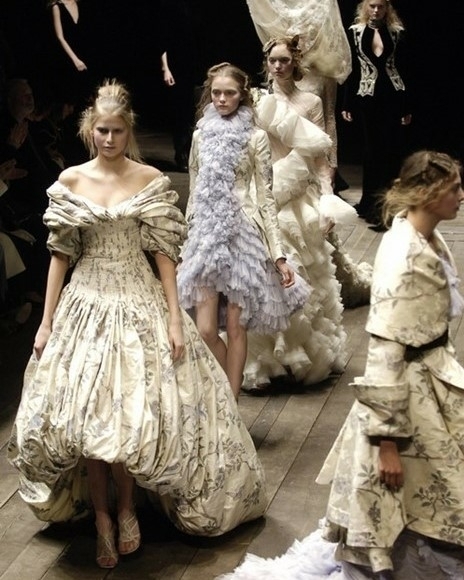 Свадебные платья Alexander McQueen — вдохновение вне