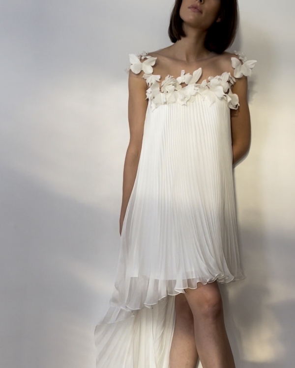 Подборка недели: платья мини для невест