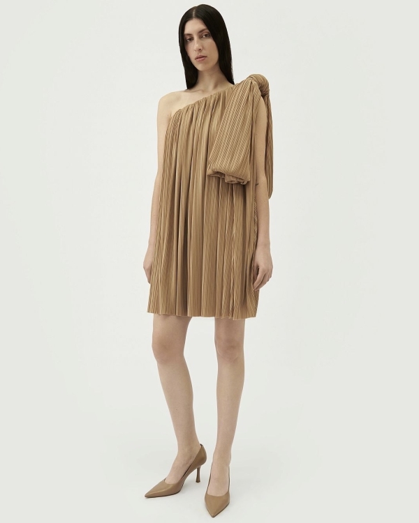 Где найти платье на 8 Марта, если