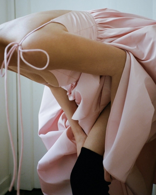 Где найти платье на 8 Марта, если