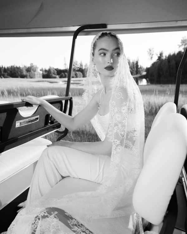 10 неклассических бьюти-образов невесты от стилиста Анастасии