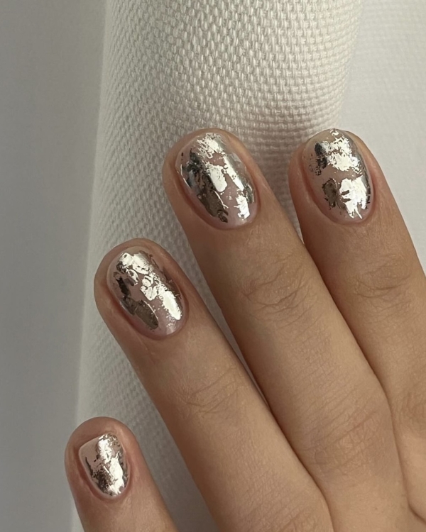 7 трендов свадебного маникюра для невест 2024