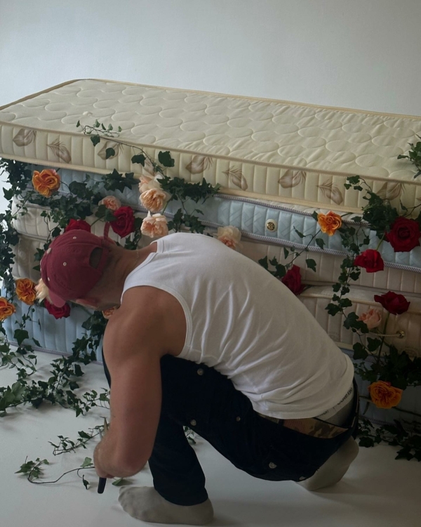 «Во время прогулки с собакой, в поездке