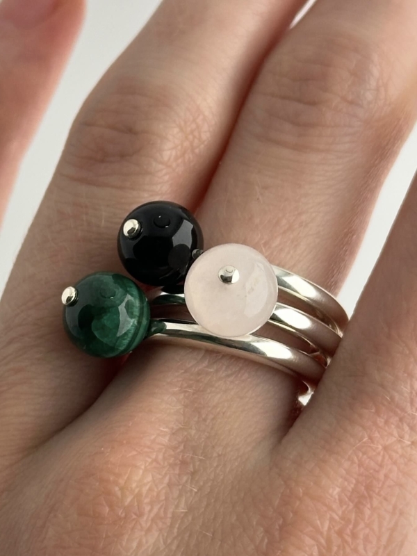 Фисташково-оливковый — главный цвет Месяца моды FW'24. Как