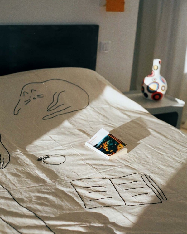 7 подкастов, которые помогут справиться с тревогой