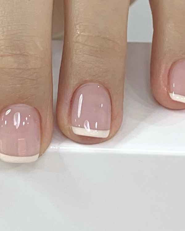 7 трендов свадебного маникюра для невест 2024