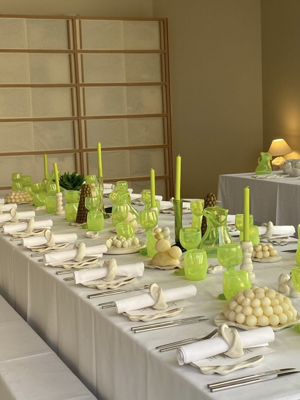 Фисташково-оливковый — главный цвет Месяца моды FW'24. Как