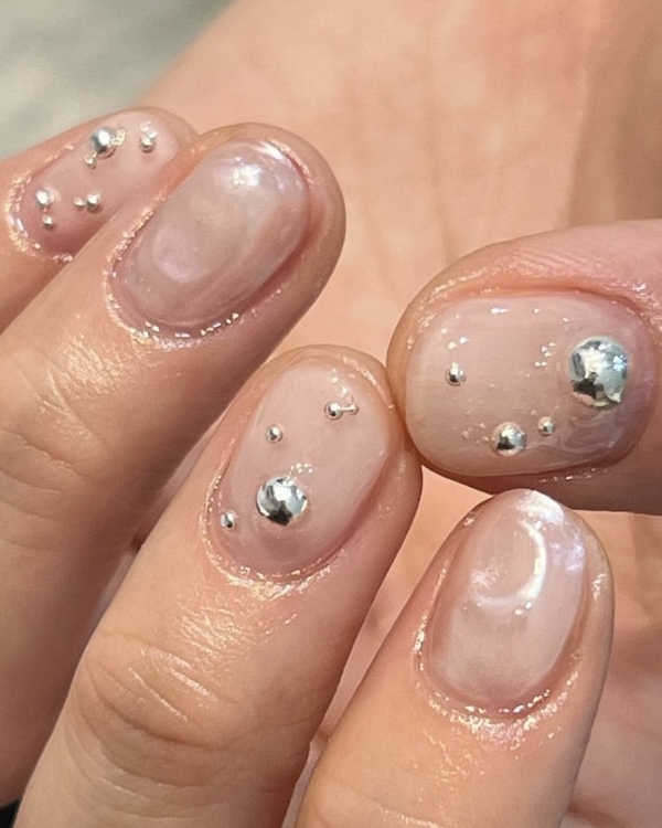 7 трендов свадебного маникюра для невест 2024