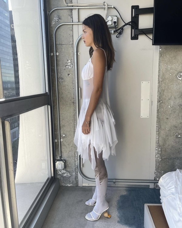 Колготки — любимый тренд модных невест 2024. Какие