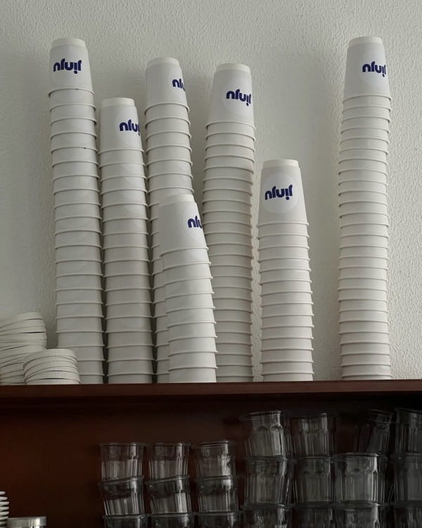 Книжный клуб в «Едва знакомы», бабка с