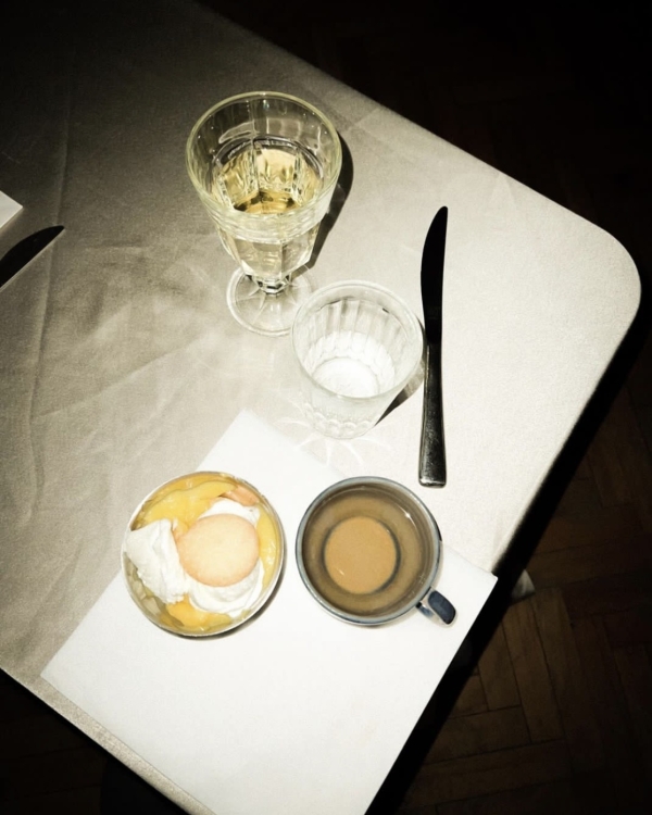 Книжный клуб в «Едва знакомы», бабка с