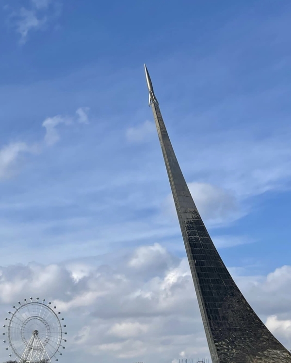 Книжный клуб в «Едва знакомы», бабка с