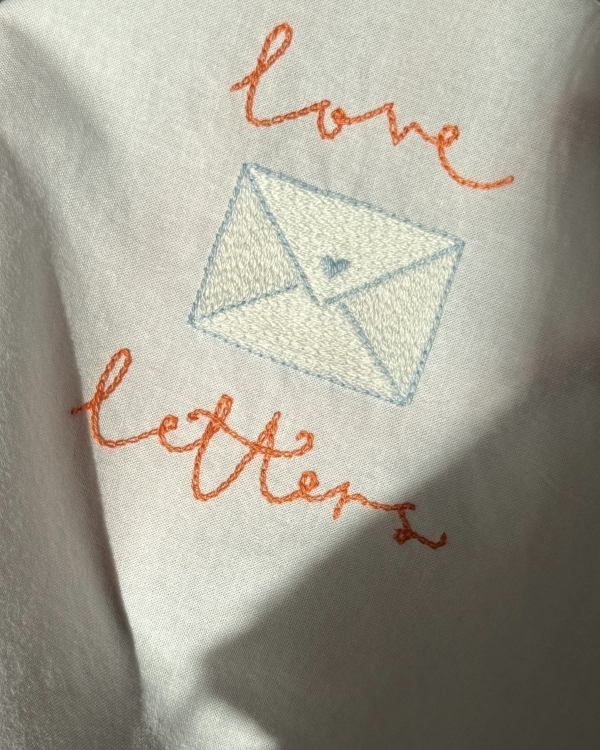 Глубокая печать, ткани и наивные рисунки. Показываем