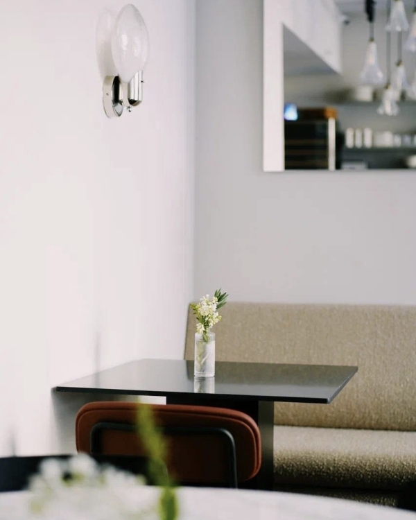 Весенний флер на «Усачевском», предпремьерный показ «Фрау»