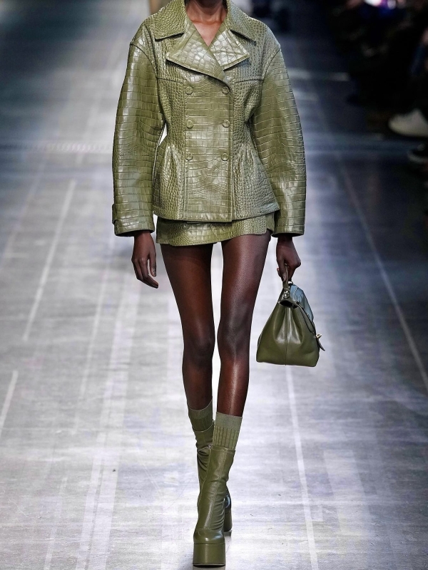 Фисташково-оливковый — главный цвет Месяца моды FW'24. Как