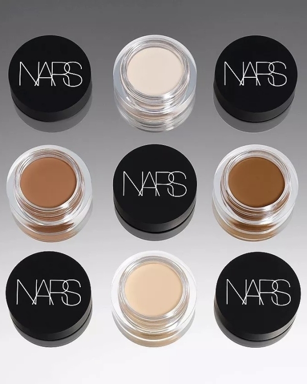 Что в косметичке у стилиста Арины Шариной?