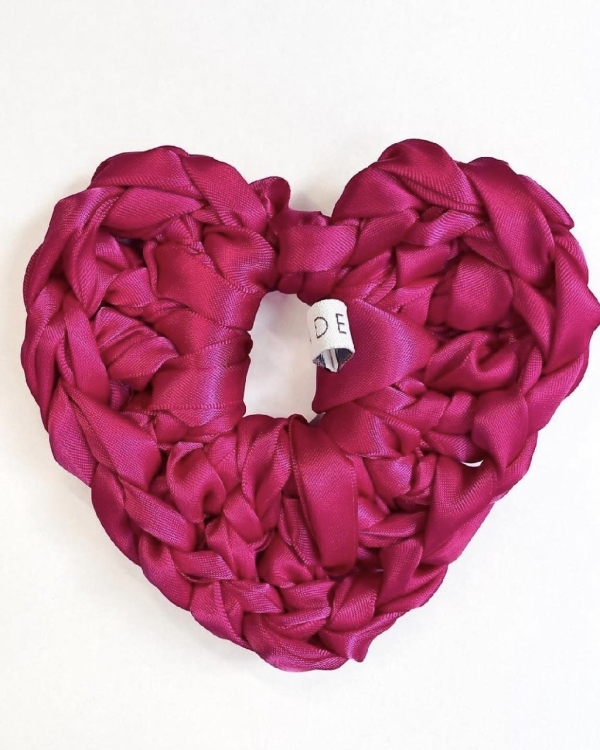 Глубокая печать, ткани и наивные рисунки. Показываем