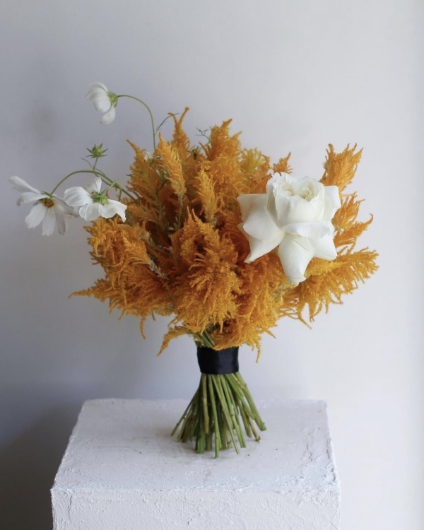 Букет невесты 2024, достойный «Оскара»: 30 модных