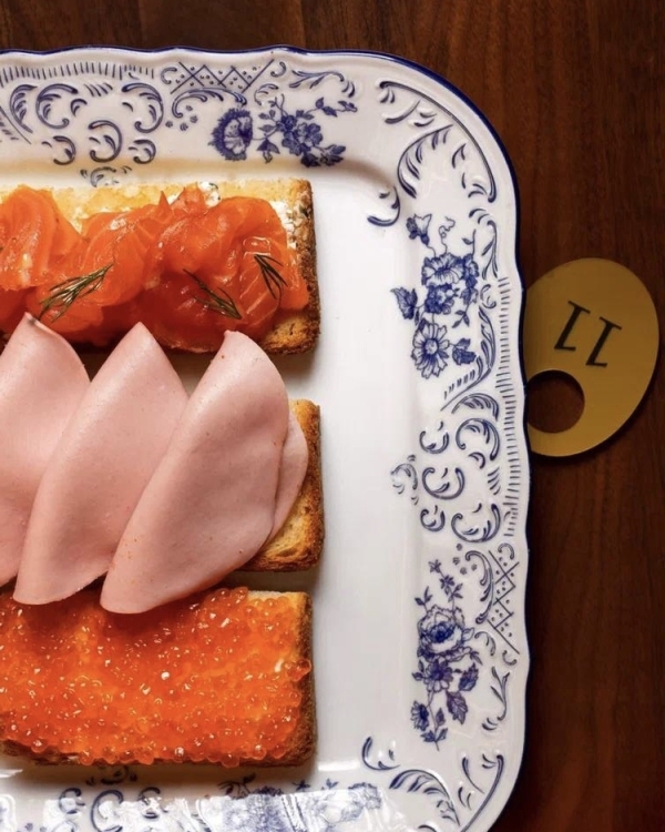 Весенний флер на «Усачевском», предпремьерный показ «Фрау»