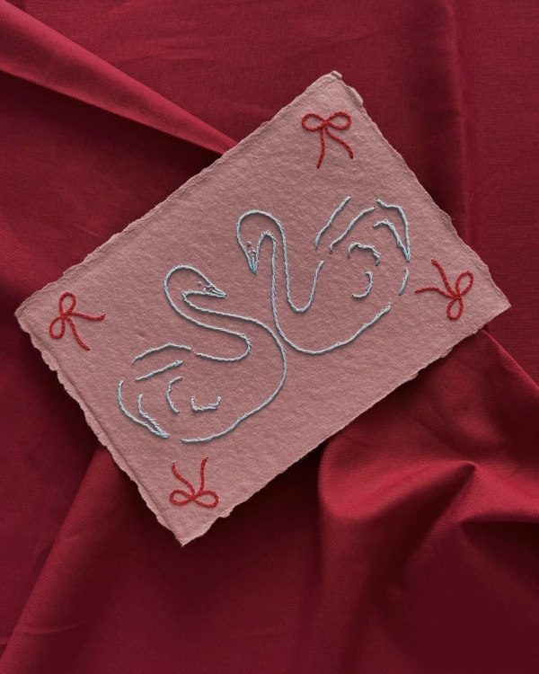 Глубокая печать, ткани и наивные рисунки. Показываем