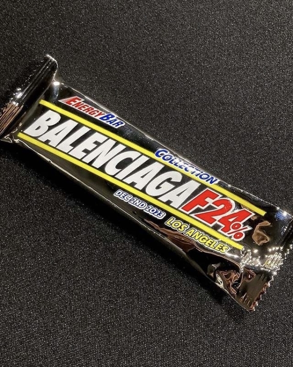 Глубокая печать, ткани и наивные рисунки. Показываем