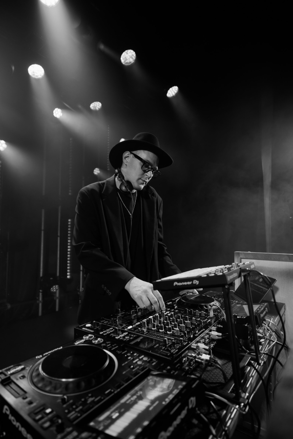 Диджеи Илья Бачурин